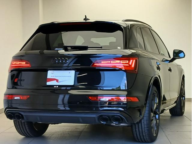SQ5 ベースグレード レザーパッケージ パノラマサンルーフ アダプティブSスポーツエアサスペンション ブラック Audi rings & ブラックスタイリング プライバシーガラス コンフォートパッケージ(20枚目)