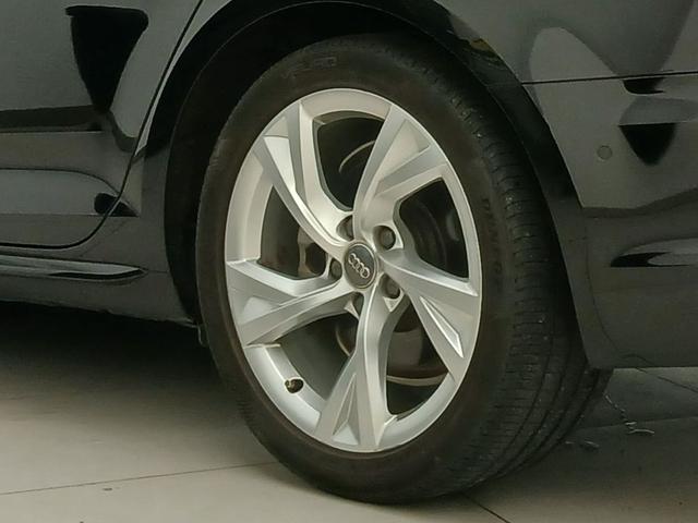 Ａ４ ３５ＴＦＳＩスポーツ　Ｓラインパッケージ　エクステリアパッケージ　Ｓ　ｌｉｎｅ　パッケージ　アシスタンスパッケージアンビエントライティング　バーチャルコックピット　フラットボトムステアリング　マトリクスＬＥＤヘッドライトパッケージ（76枚目）