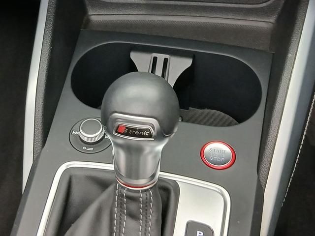 SQ2 ベースグレード Bang & Olufsen サウンドシステム アシスタンスパッケージ オートマチックテールゲート カラードブレーキキャリパー レッド ナビゲーションパッケージ バーチャルコックピット(57枚目)