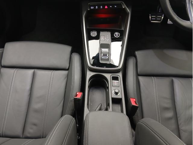 A3セダン 40TFSIクワトロ Sライン ナビゲーションパッケージ ラグジュアリーパッケージ S lineプラスパッケージ フロントシート電動調整機能 シートヒーター レーンアシスト/アダプティブクルーズアシスト(55枚目)