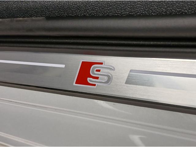 S3 スポーツバック ファインナッパレザー Bang & Olufsen 3Dサウンドシステム マトリクスLEDヘッドライト ダイナミックターンインディケーター プライバシーガラス カラードブレーキキャリパー レット(18枚目)