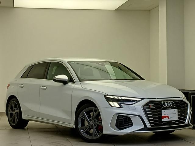 S3 スポーツバック ファインナッパレザー Bang & Olufsen 3Dサウンドシステム マトリクスLEDヘッドライト ダイナミックターンインディケーター プライバシーガラス カラードブレーキキャリパー レット(30枚目)