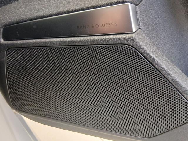 S3 スポーツバック ファインナッパレザー Bang & Olufsen 3Dサウンドシステム マトリクスLEDヘッドライト ダイナミックターンインディケーター プライバシーガラス カラードブレーキキャリパー レット(45枚目)