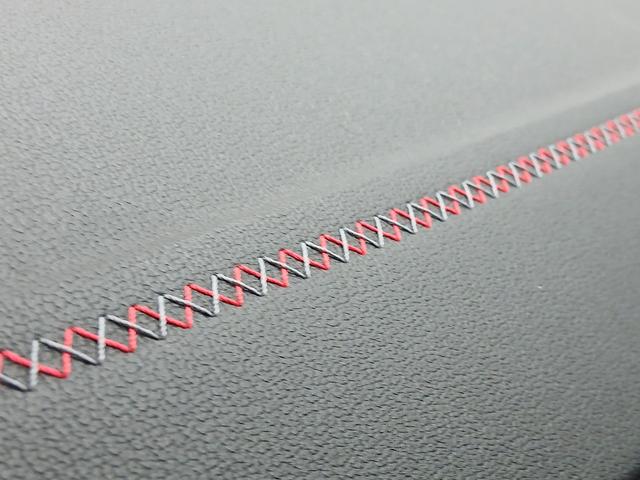 S3 スポーツバック ファインナッパレザー Bang & Olufsen 3Dサウンドシステム マトリクスLEDヘッドライト ダイナミックターンインディケーター プライバシーガラス カラードブレーキキャリパー レット(51枚目)