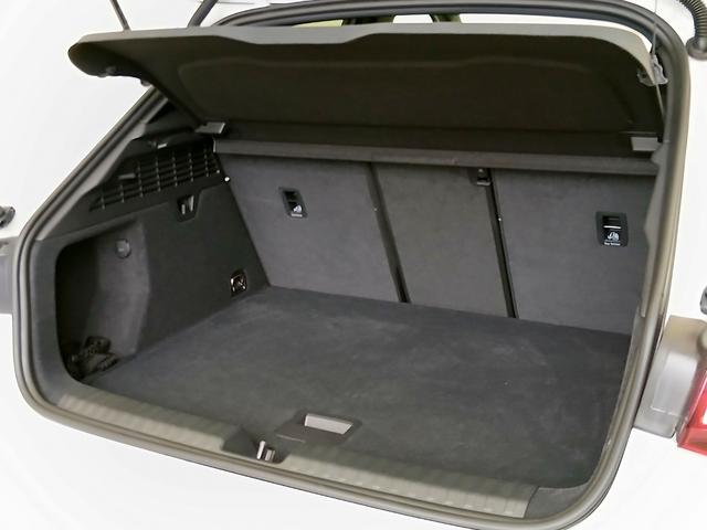 S3 スポーツバック ファインナッパレザー Bang & Olufsen 3Dサウンドシステム マトリクスLEDヘッドライト ダイナミックターンインディケーター プライバシーガラス カラードブレーキキャリパー レット(59枚目)