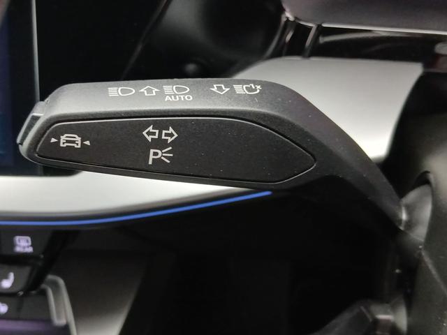 S3 スポーツバック ファインナッパレザー Bang & Olufsen 3Dサウンドシステム マトリクスLEDヘッドライト ダイナミックターンインディケーター プライバシーガラス カラードブレーキキャリパー レット(68枚目)