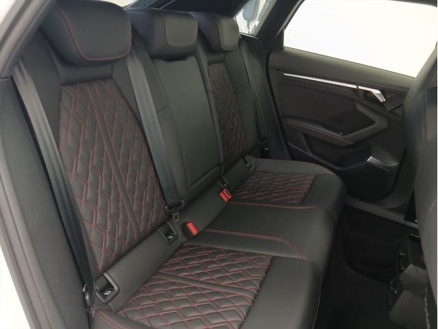 S3 スポーツバック ファインナッパレザー Bang & Olufsen 3Dサウンドシステム マトリクスLEDヘッドライト ダイナミックターンインディケーター プライバシーガラス カラードブレーキキャリパー レット(70枚目)