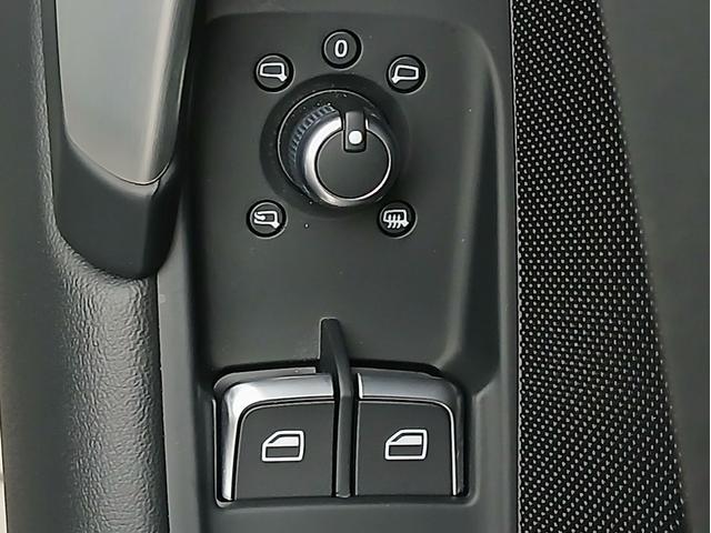 TTクーペ 40TFSI S line パッケージ コンフォートパッケージ アルミホイール 5 スポークブレードデザイン ブラック audi rings & ブラックハイグロススタイリングパッケージ TVチューナー(75枚目)