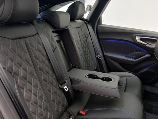 A5アバント TFSIクワトロ 150kW ラグジュアリーパッケージ パノラマガラスルーフ ARヘッドアップディスプレイ Bang&Olufsen ヘッドレストスピーカー MMIパッセンジャーディスプレイ シートベンチレーション(62枚目)