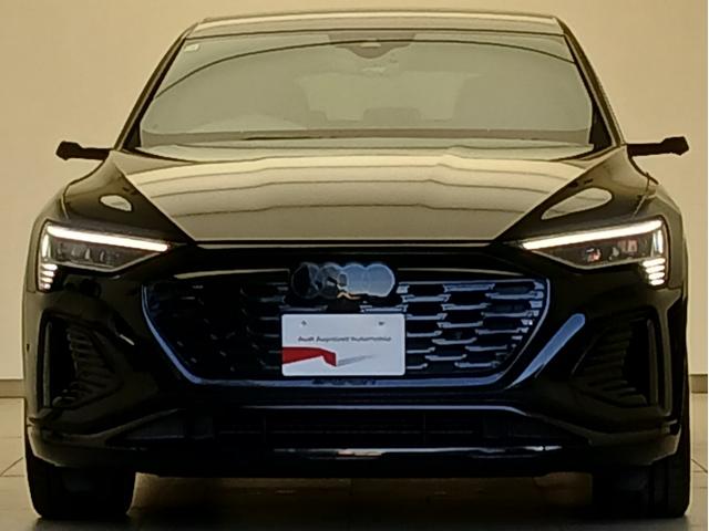 Ｑ８スポーツバック ｅ－トロン ５５ｅ－トロンクワトロ　Ｓライン　デジタルマトリクスＬＥＤヘッドライト　サイレンスパッケージバーチャルエクステリアミラー　インテリアパッケージ　アルミホイール　Ａｕｄｉ　ｒｉｎｇｓ　＆　ブラックスタイリングパッケージ（2枚目）