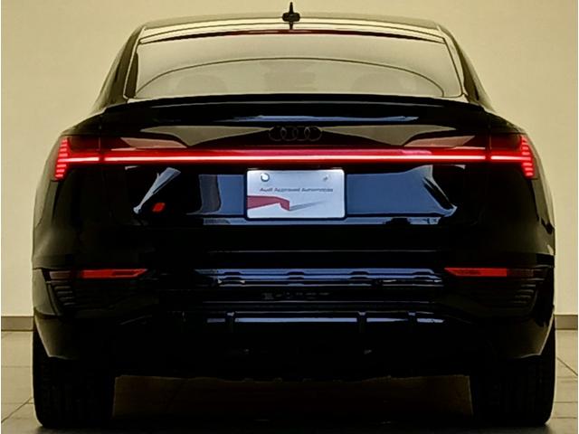 Ｑ８スポーツバック ｅ－トロン ５５ｅ－トロンクワトロ　Ｓライン　デジタルマトリクスＬＥＤヘッドライト　サイレンスパッケージバーチャルエクステリアミラー　インテリアパッケージ　アルミホイール　Ａｕｄｉ　ｒｉｎｇｓ　＆　ブラックスタイリングパッケージ（24枚目）