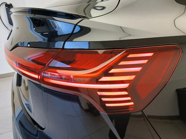 Ｑ８スポーツバック ｅ－トロン ５５ｅ－トロンクワトロ　Ｓライン　デジタルマトリクスＬＥＤヘッドライト　サイレンスパッケージバーチャルエクステリアミラー　インテリアパッケージ　アルミホイール　Ａｕｄｉ　ｒｉｎｇｓ　＆　ブラックスタイリングパッケージ（31枚目）