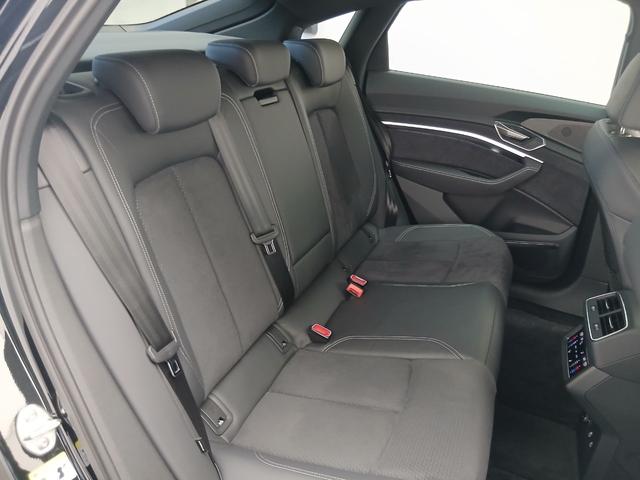 Ｑ８スポーツバック ｅ－トロン ５５ｅ－トロンクワトロ　Ｓライン　デジタルマトリクスＬＥＤヘッドライト　サイレンスパッケージバーチャルエクステリアミラー　インテリアパッケージ　アルミホイール　Ａｕｄｉ　ｒｉｎｇｓ　＆　ブラックスタイリングパッケージ（62枚目）