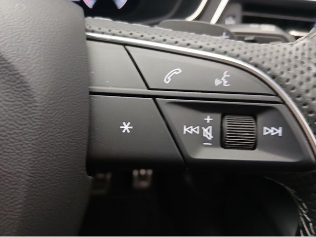 A4アバント 40TDIクワトロ Sライン パノラマサンルーフ コンフォートパッケージ ブラック Audi rings & ブラックスタイリングパッケージ TVチューナー プライバシーガラス S line plus パッケージ(49枚目)