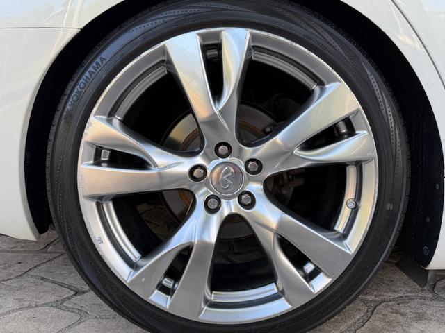 フーガハイブリッド ベースグレード　２０ＡＷ　ローダウン　ハーフレザーシート（10枚目）