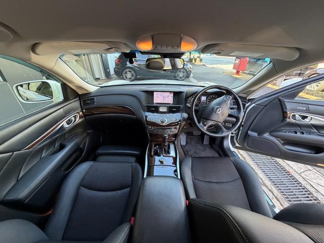 フーガハイブリッド ベースグレード　２０ＡＷ　ローダウン　ハーフレザーシート（15枚目）