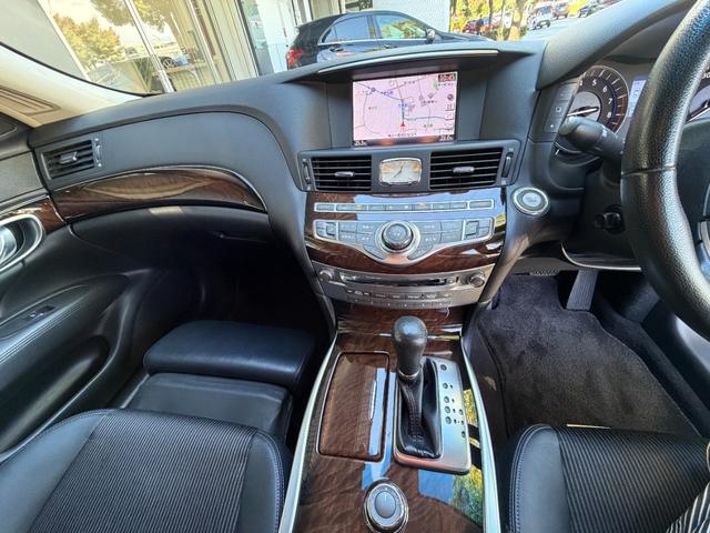 フーガハイブリッド ベースグレード　２０ＡＷ　ローダウン　ハーフレザーシート（18枚目）