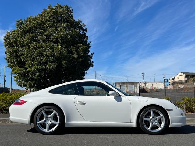 ９１１カレラ　正規ディーラー車　ワンオーナー　走行１．５万キロ　ＰＡＳＭ　サンルーフ　シートヒーター　純正１８インチアルミホイール(11枚目)