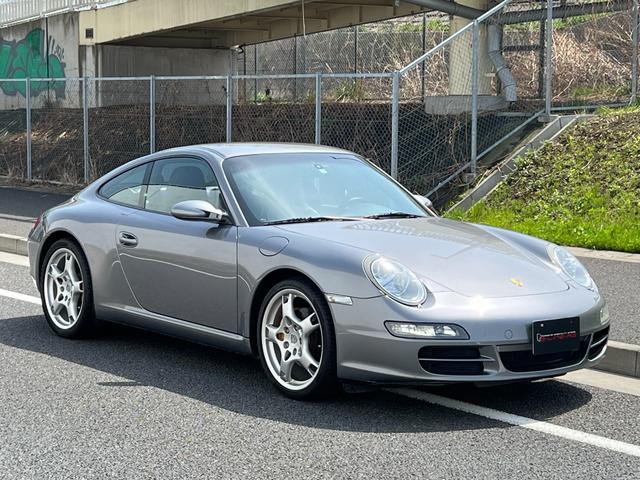 ９１１カレラ　正規ディーラー車　６速マニュアル　スポーツエグゾースト　スポーツシート　ＰＡＳＭ　１９インチカレラＳホイール(22枚目)