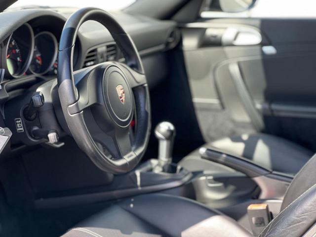 ９１１ ９１１カレラ　後期　６速マニュアル　スポーツエグゾースト　スポーツクロノパッケージ　スポーツシート　ＰＡＳＭ　シートヒーター　ナビゲーション　ＥＴＣ　バックカメラ（2枚目）