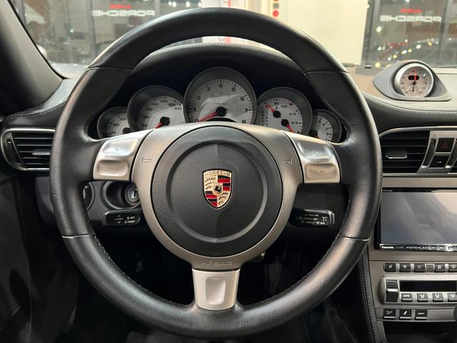 ９１１ ９１１カレラＳ　スポーツクロノＰＫＧ　オールレザインテリア　ＰＡＳＭ　クレストエンボスシート　シートヒーター　クルコン（19枚目）