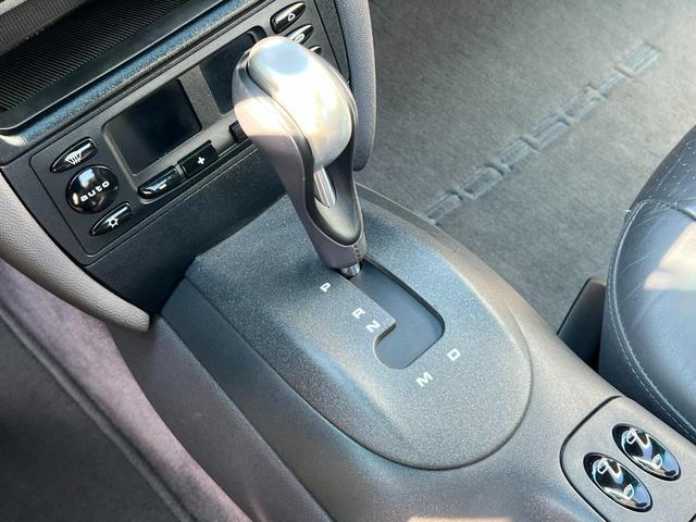 911 911カレラ OPカラー アリーナレッド グレーインテリア バックカメラ(8枚目)