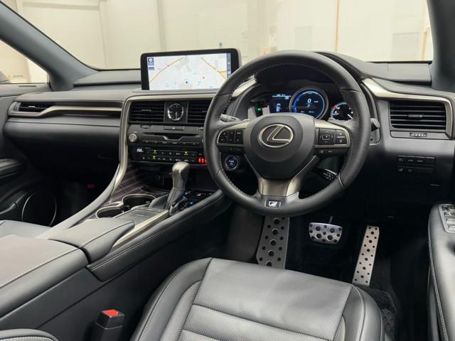 ＲＸ ＲＸ４５０ｈ　Ｆスポーツ　追従クルコン　メモリナビ　地上デジタル　ＥＴＣ車載器　盗難防止システム　アルミ　ミュージックプレイヤー接続可　ＬＥＤ　ＤＶＤ再生　レザー　サンルーフ　キーレス　電動シート　ＡＢＳ　ナビ＆ＴＶ（6枚目）