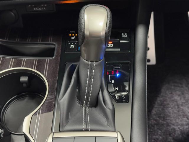 ＲＸ ＲＸ４５０ｈ　Ｆスポーツ　追従クルコン　メモリナビ　地上デジタル　ＥＴＣ車載器　盗難防止システム　アルミ　ミュージックプレイヤー接続可　ＬＥＤ　ＤＶＤ再生　レザー　サンルーフ　キーレス　電動シート　ＡＢＳ　ナビ＆ＴＶ（12枚目）