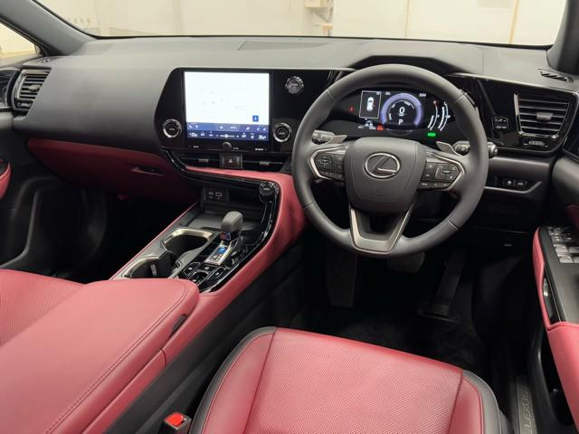 ＮＸ ＮＸ３５０ｈ　スマートキー　バックカメラ　フルセグＴＶ　ＡＣＣ　ＥＴＣ　サイドエアバッグ　メモリーナビ　本革シート　電動シート　ＬＥＤヘッド（6枚目）