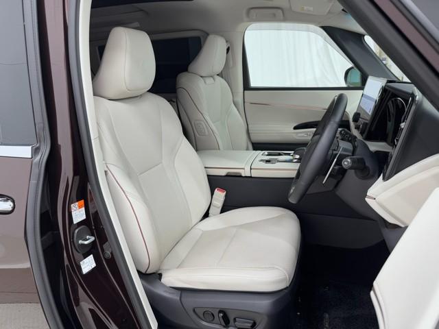 LM LM500h バージョンL バックカメラ エアバッグ キーレス ナビ&TV 革シート AWD 両側電動ドア 1オーナー車 スマートキー パワーシート ETC 地デジ クルーズコントロール LEDヘッドランプ ガラスサンルーフ(18枚目)