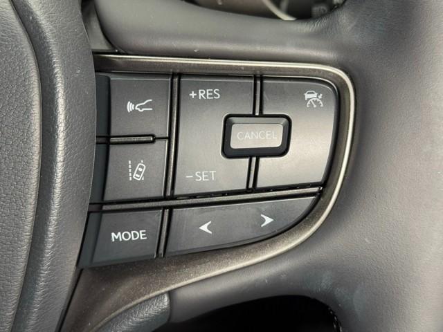 UX UX250h バージョンC バックモニター 地デジ 盗難防止システム LED キーレス ETC AUX スマートキー ナビ&TV 電動シート ESC アルミホイール DVD メモリーナビ ABS 記録簿 エアバッグ(14枚目)