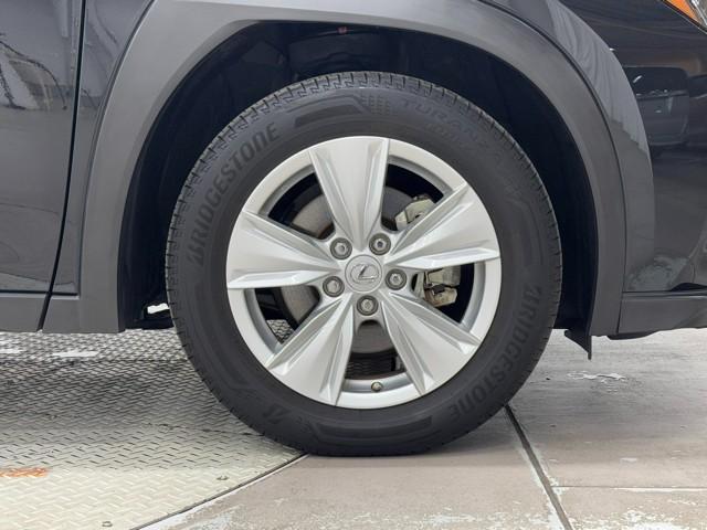 UX UX250h バージョンC バックモニター 地デジ 盗難防止システム LED キーレス ETC AUX スマートキー ナビ&TV 電動シート ESC アルミホイール DVD メモリーナビ ABS 記録簿 エアバッグ(20枚目)