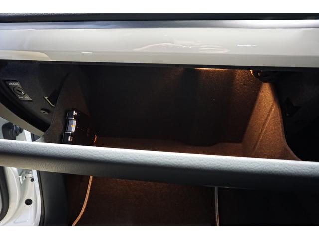 カイエン ベースグレード　黒レザーシート　ＢＯＳＥサウンド　シートヒーター　マッチペイント　ヘッドレストエンボス加工　パワーバックドア　クルーズコントロール　バックカメラ　キセノンヘッドライト　電動シート（47枚目）