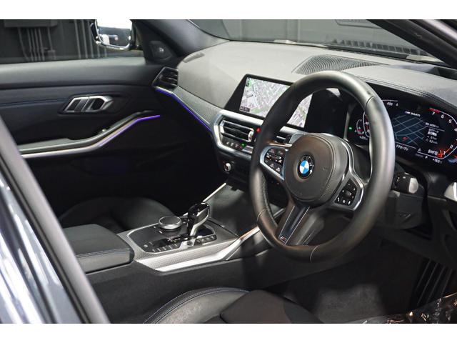 ３シリーズ Ｍ３４０ｉ　ｘＤｒｉｖｅ　◆１年保証◆　３Ｄビュー　ｈａｒｍａｎ／ｋａｒｄｏｎ　ＡｐｐｌｅＣａｒＰｌａｙ　アダプティブクルコン　３ゾーンエアコン　ハンズフリートランク　アクティブＰＤＣ　シートヒーター　ジェスチャーコントロール（2枚目）