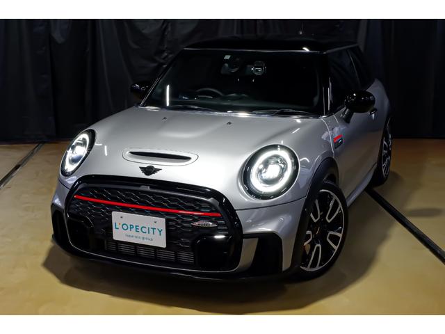 ＭＩＮＩ ジョンクーパーワークス　エッセンシャル・トリム　ジョンクーパーワークス　プレミアムプラスＰＫＧ　新車保証継承　ＪＣＷトリム　ビルシュタイン車高調（純正有り）　ハーマンカードン　革シート　アダプティブクルコン　ＨＵＤ　シートヒーター　ＴＶチューナー（27枚目）