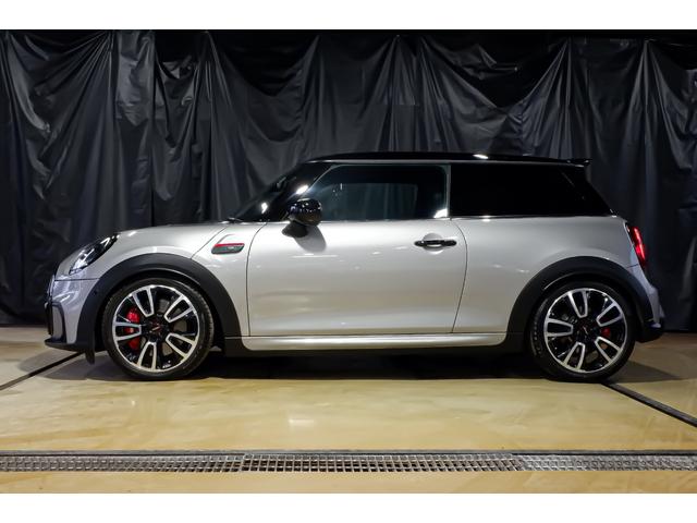 ＭＩＮＩ ジョンクーパーワークス　エッセンシャル・トリム　ジョンクーパーワークス　プレミアムプラスＰＫＧ　新車保証継承　ＪＣＷトリム　ビルシュタイン車高調（純正有り）　ハーマンカードン　革シート　アダプティブクルコン　ＨＵＤ　シートヒーター　ＴＶチューナー（30枚目）