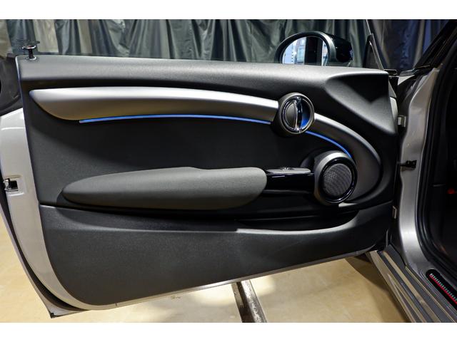 ＭＩＮＩ ジョンクーパーワークス　エッセンシャル・トリム　ジョンクーパーワークス　プレミアムプラスＰＫＧ　新車保証継承　ＪＣＷトリム　ビルシュタイン車高調（純正有り）　ハーマンカードン　革シート　アダプティブクルコン　ＨＵＤ　シートヒーター　ＴＶチューナー（40枚目）