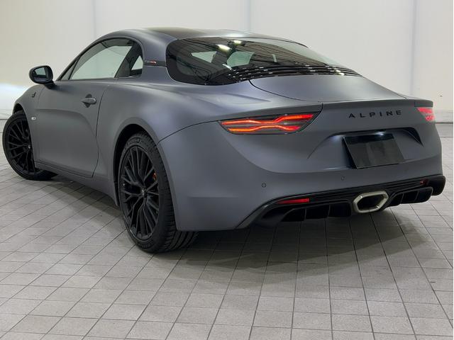 Ａ１１０ 　認定中古車保証　パドルシフト　純正１８インチアルミホイール　オレンジブレーキキャリパー　ＥＴＣ　プッシュスターター　スポーツモード　バックカメラ　純正ディスプレイ　ＦＯＣＡＬサウンド　ハーフレザー（7枚目）