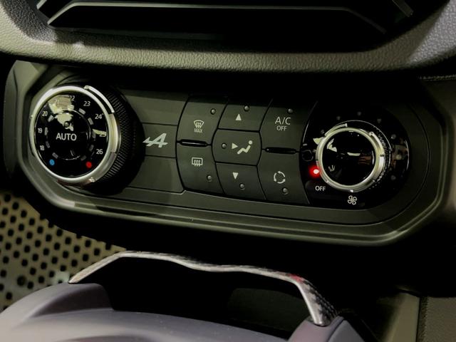 Ａ１１０ 　認定中古車保証　パドルシフト　純正１８インチアルミホイール　オレンジブレーキキャリパー　ＥＴＣ　プッシュスターター　スポーツモード　バックカメラ　純正ディスプレイ　ＦＯＣＡＬサウンド　ハーフレザー（14枚目）