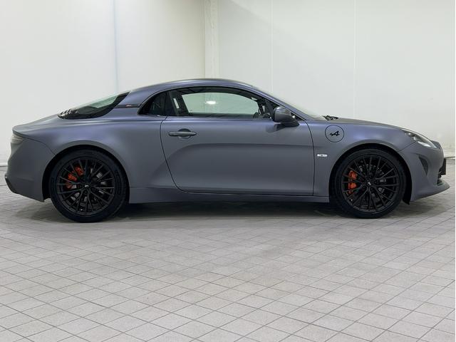 Ａ１１０ 　認定中古車保証　パドルシフト　純正１８インチアルミホイール　オレンジブレーキキャリパー　ＥＴＣ　プッシュスターター　スポーツモード　バックカメラ　純正ディスプレイ　ＦＯＣＡＬサウンド　ハーフレザー（29枚目）