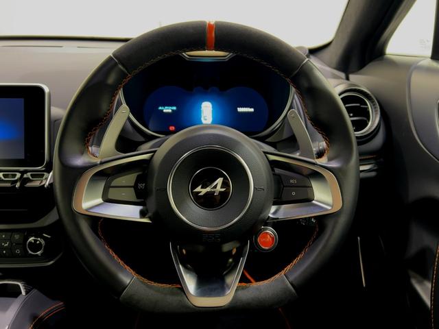 Ａ１１０ 　認定中古車保証　パドルシフト　純正１８インチアルミホイール　オレンジブレーキキャリパー　ＥＴＣ　プッシュスターター　スポーツモード　バックカメラ　純正ディスプレイ　ＦＯＣＡＬサウンド　ハーフレザー（53枚目）