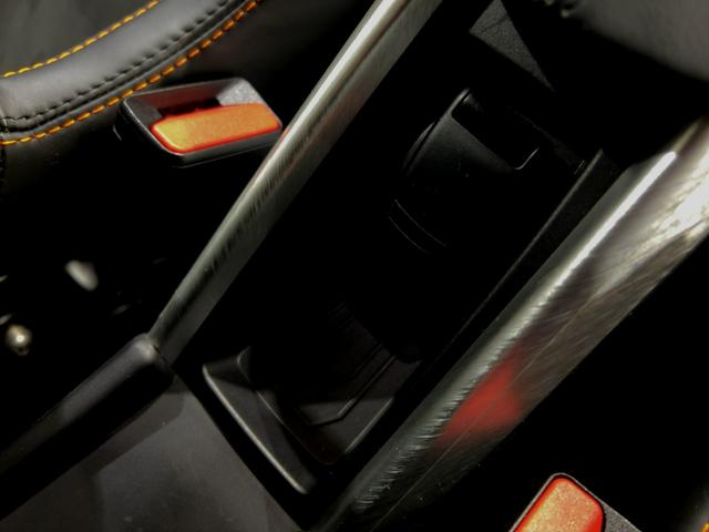 Ａ１１０ 　認定中古車保証　パドルシフト　純正１８インチアルミホイール　オレンジブレーキキャリパー　ＥＴＣ　プッシュスターター　スポーツモード　バックカメラ　純正ディスプレイ　ＦＯＣＡＬサウンド　ハーフレザー（74枚目）