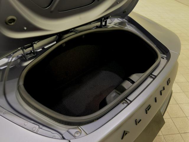 Ａ１１０ 　認定中古車保証　パドルシフト　純正１８インチアルミホイール　オレンジブレーキキャリパー　ＥＴＣ　プッシュスターター　スポーツモード　バックカメラ　純正ディスプレイ　ＦＯＣＡＬサウンド　ハーフレザー（76枚目）