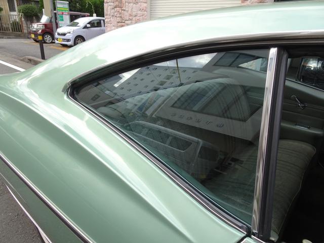 シボレーインパラ ベースグレード　ファストバッククーペ・ＡＣ・３０７／３５０・国内新規登録・（23枚目）