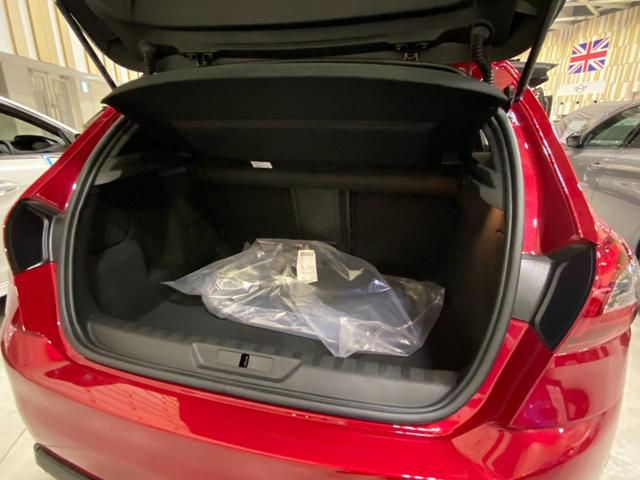 GT ブルーHDi 新車保証 デジタルメーター(6枚目)
