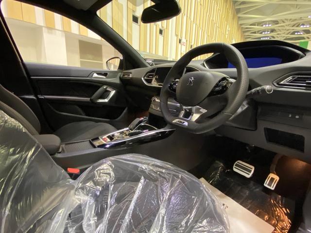 GT ブルーHDi 新車保証 デジタルメーター(10枚目)