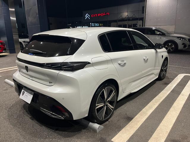 ３０８ ＧＴ　ブルーＨＤｉ　純正ナビ　ドラレコ　ＥＴＣ　新車保証継承　スマートキー　ヒーター付電動シート　　全方向カメラ　ＬＥＤヘッドライト　ＡＣＣ　レーンキープ　ブラインドスポット　純正１８ＡＷ　カープレイ　アンドロイドオート（5枚目）