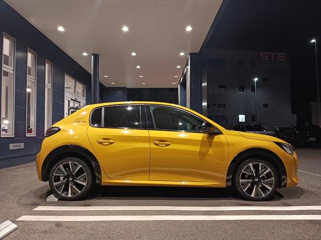 PEUGEOT 208 GT LINE