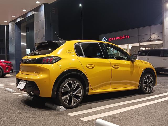 PEUGEOT 208 GT LINE