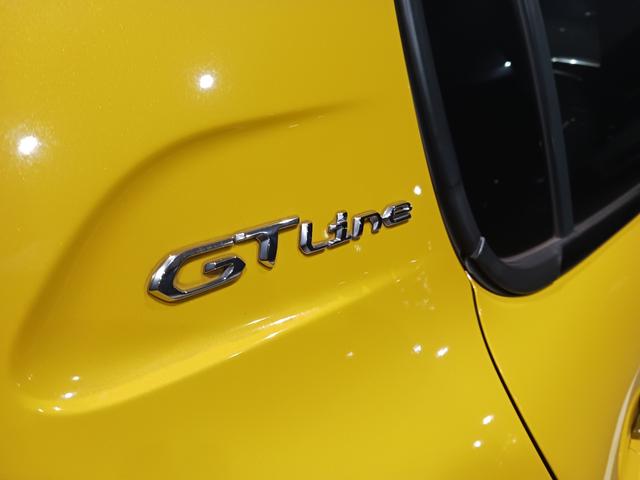 PEUGEOT 208 GT LINE